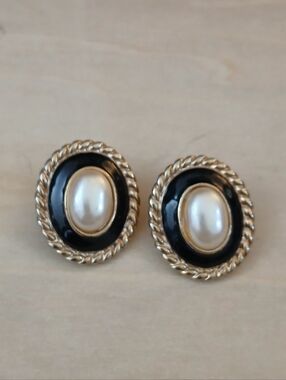 VINTAGE 80s Earrings Gold, Pearl, Enamel